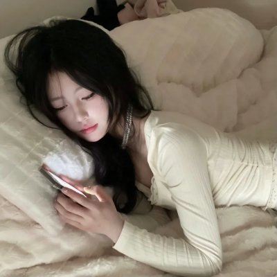 追梦的黎族女娃娃